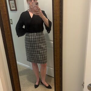 Banana Republic Black and White Pencil Skirt